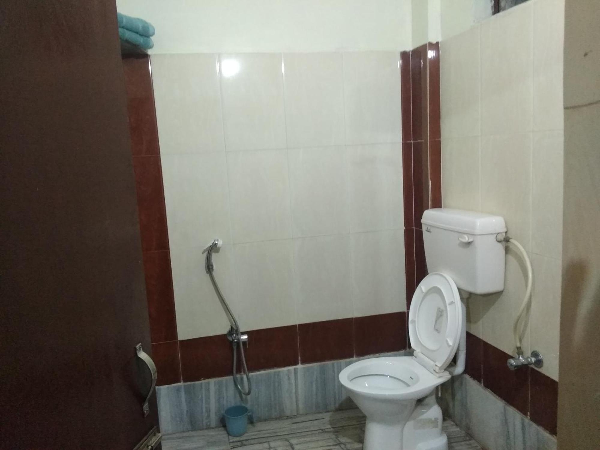 Hotel Chandrakala Regency 300 Meters From Dhanbad Railway Exterior photo